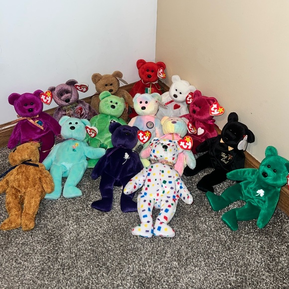 Lot of 15 beanie babies. I believe these are all 4th to 5th generation.